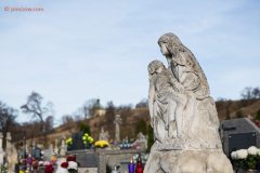1 listopada nie tylko  z kapliczką św. Anny w tle