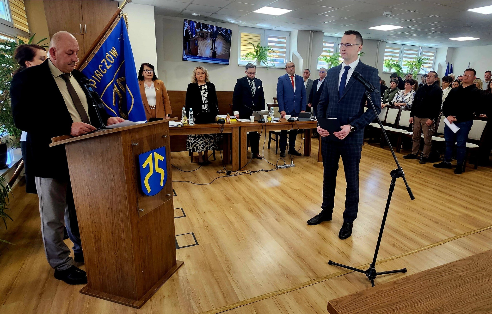 Nowy radny w Radzie Miejskiej Pińczowa. Mariusz Wojtaś złożył ślubowanie.