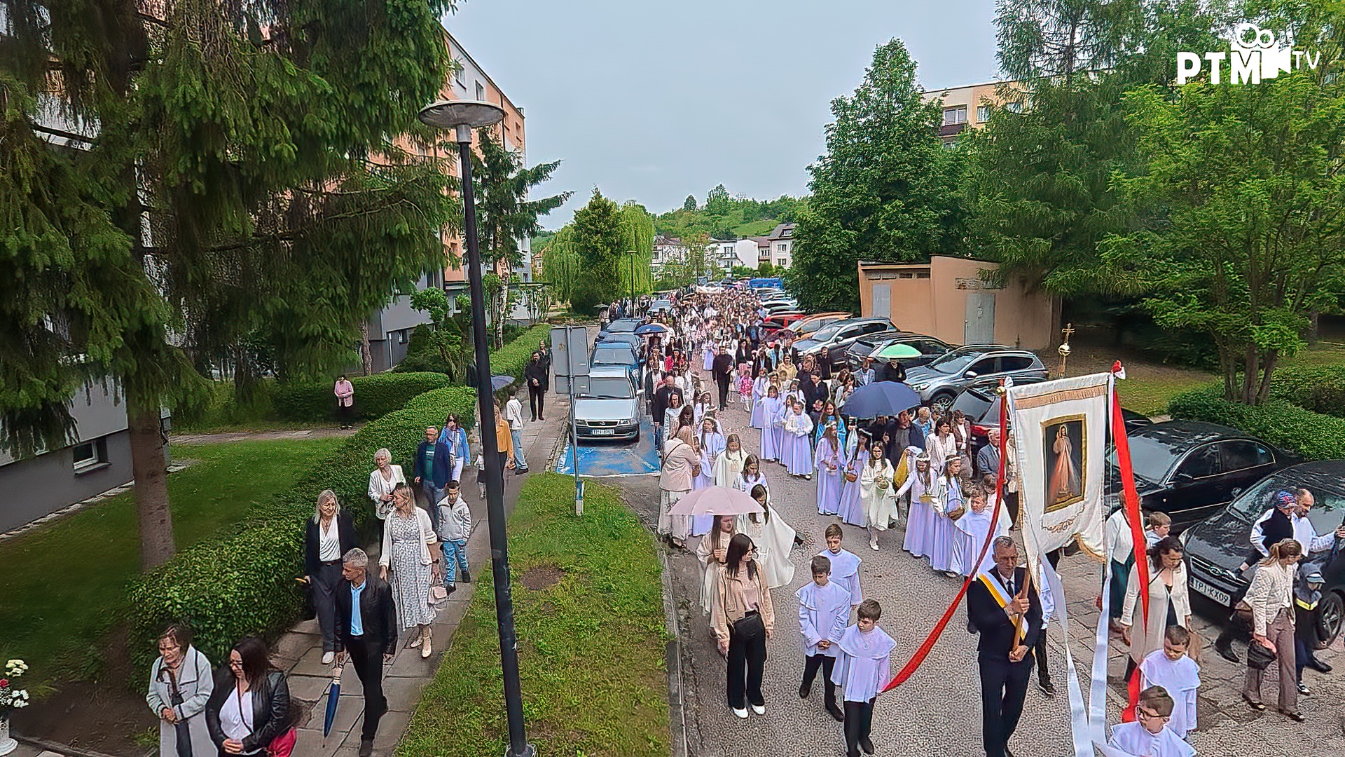 Procesja Bożego Ciała przeszła ulicami Pińczowa. Wierni parafii Miłosierdzia Bożego zamanifestowali swoją wiarę.
