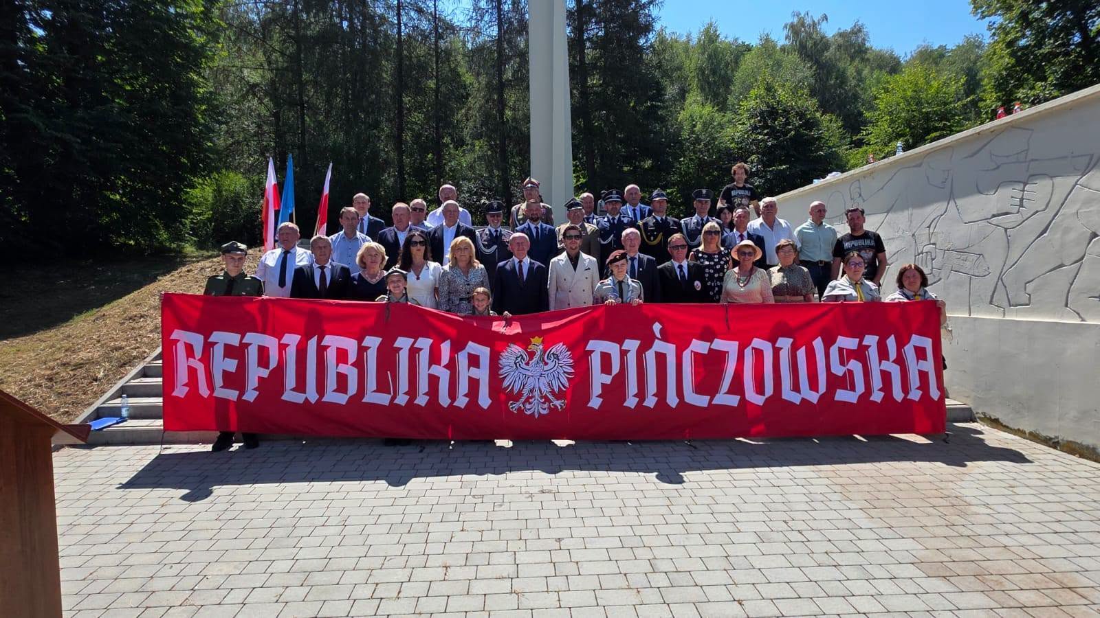 82 lata pamięci. W Kozubowie oddano hołd bohaterom Republiki Pińczowskiej.